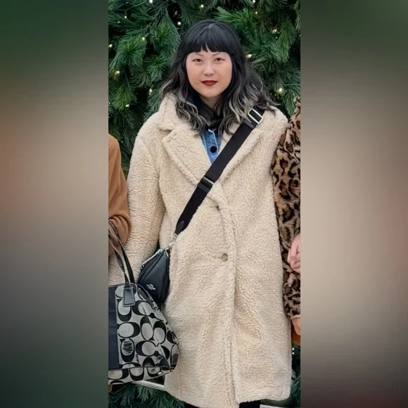 Uniqlo Pile-Lined Fleece Tailored Coat in Beige - Picture 5 of 5